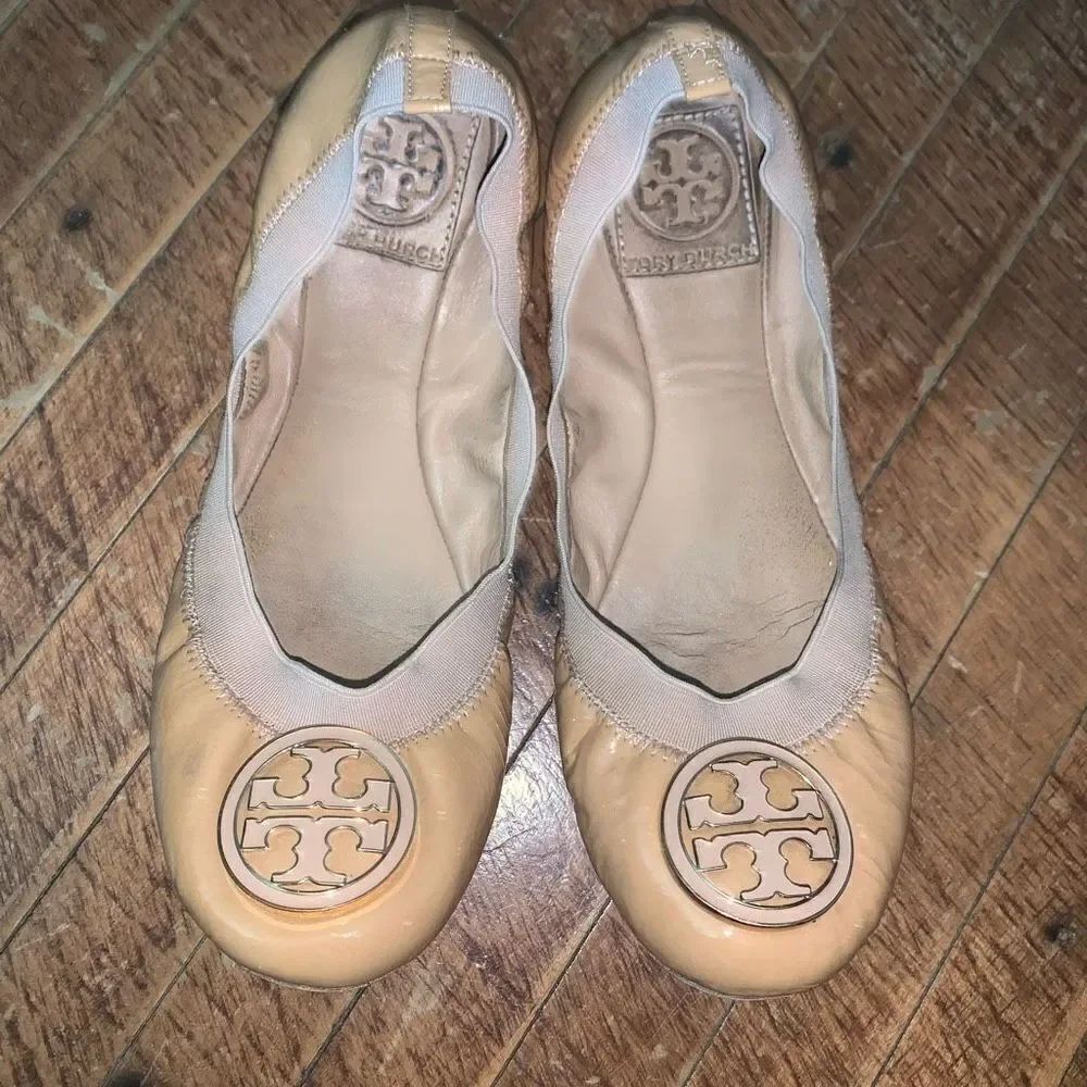 Tory Burch leather 6.5 tan slip on business casual ballet flats